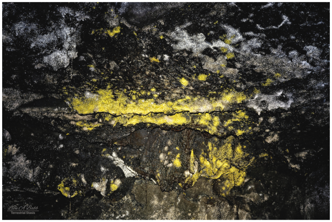 Main image Luminous veins of the Kaūmana caves 1