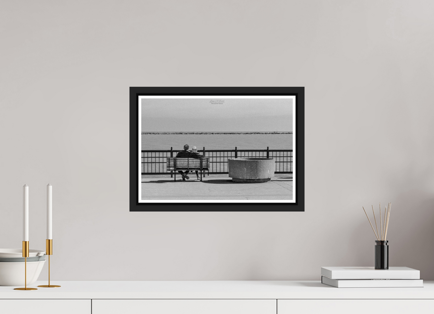 15 x 10″, Black Matte Floater Frame with Acrylic Glass (15A) Lovers in Chicago