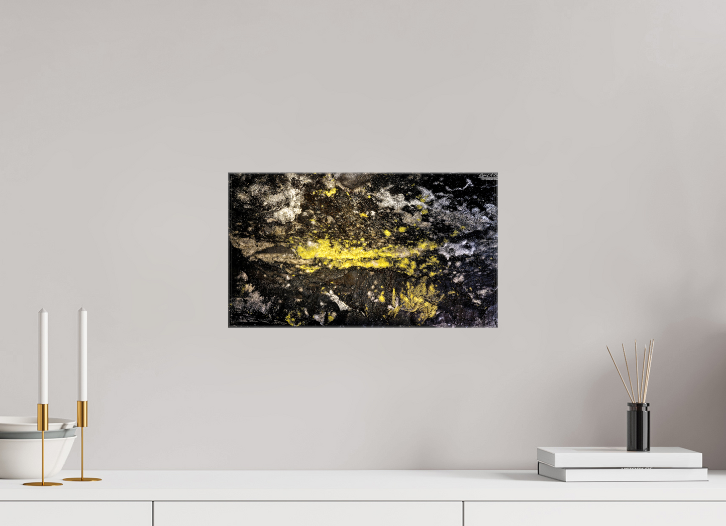 16 x 9″, Glossy Canvas Stretcher Frame with Mirrored Edges (10B) Luminous veins of the Kaūmana caves 2